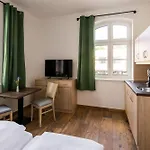 Lokschuppen Pasewalk- Mit Dz, Ez Und Küche Hotel