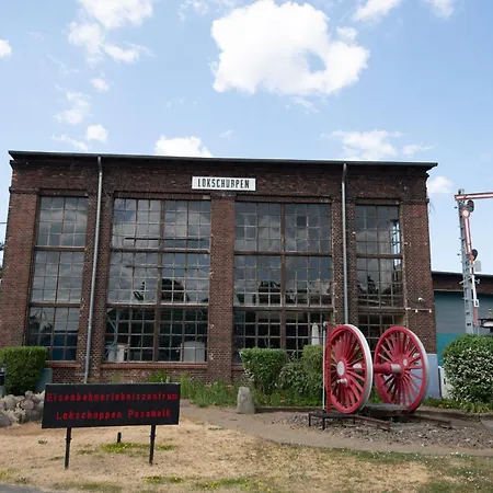 Lokschuppen Pasewalk- Gaestehaeuser Mit Dz, Ez Und Kueche Pasewalk