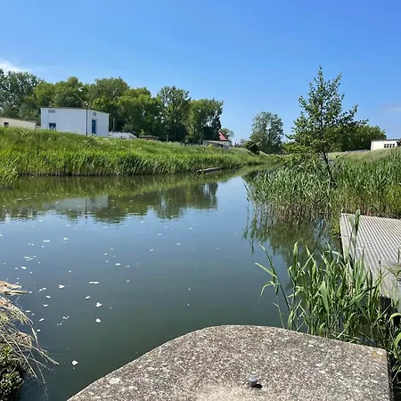 Lokschuppen Pasewalk- Gaestehaeuser Mit Dz, Ez Und Kueche Hotel Pasewalk