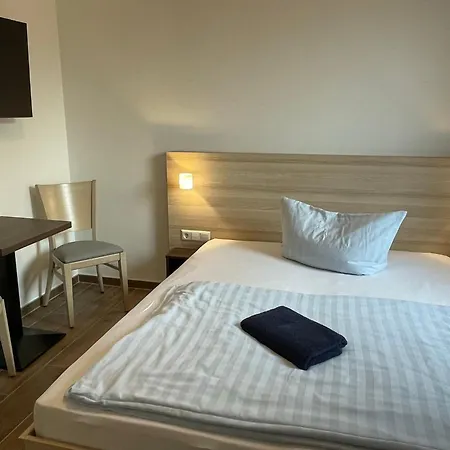 Hotel Lokschuppen Pasewalk- Gaestehaeuser Mit Dz, Ez Und Kueche Pasewalk