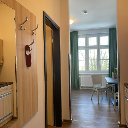 Hotel Lokschuppen Pasewalk- Gaestehaeuser Mit Dz, Ez Und Kueche *