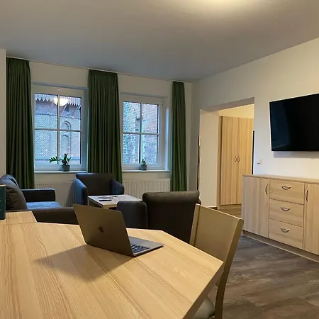 Lokschuppen Pasewalk- Gaestehaeuser Mit Dz, Ez Und Kueche