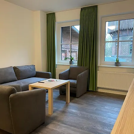 Lokschuppen Pasewalk- Gaestehaeuser Mit Dz, Ez Und Kueche Hotel