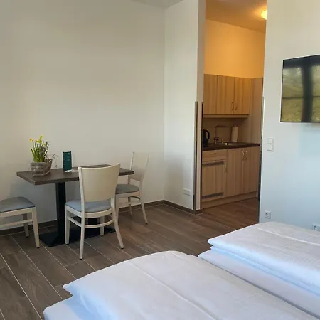 Hotel Lokschuppen Pasewalk- Gaestehaeuser Mit Dz, Ez Und Kueche