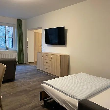 Lokschuppen Pasewalk- Gaestehaeuser Mit Dz, Ez Und Kueche Hotel *