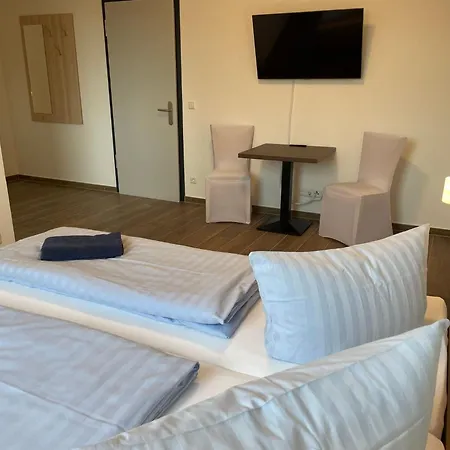 Lokschuppen Pasewalk- Gaestehaeuser Mit Dz, Ez Und Kueche Hotel *