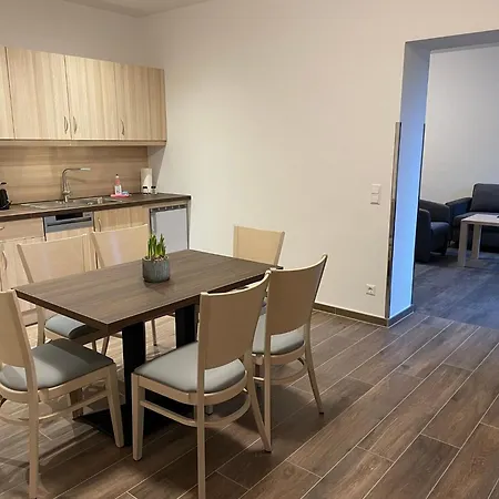 Hotel Lokschuppen Pasewalk- Gaestehaeuser Mit Dz, Ez Und Kueche Pasewalk