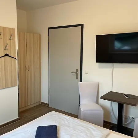 Lokschuppen Pasewalk- Gaestehaeuser Mit Dz, Ez Und Kueche *