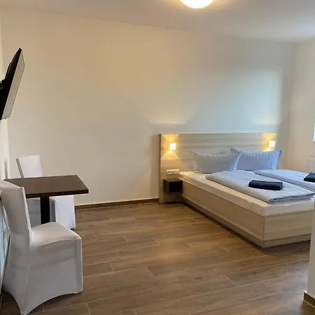 Lokschuppen Pasewalk- Gaestehaeuser Mit Dz, Ez Und Kueche