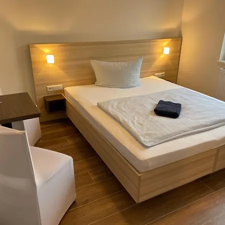 Lokschuppen Pasewalk- Gaestehaeuser Mit Dz, Ez Und Kueche *