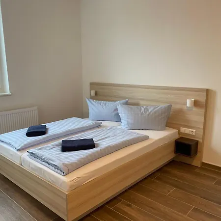 Lokschuppen Pasewalk- Gaestehaeuser Mit Dz, Ez Und Kueche *