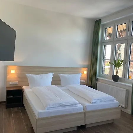 Hotel Lokschuppen Pasewalk- Gaestehaeuser Mit Dz, Ez Und Kueche Pasewalk